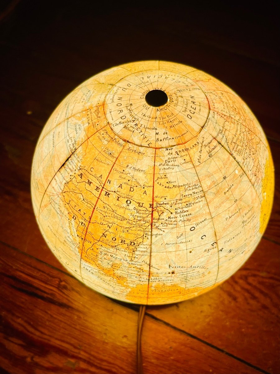 World Map Lamp -photo-1